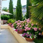 Palace Schoen Milesi - Esense Of Prestige - Private Pool - Old Money Style Luxury - Walking Distance To The Old Town, The And Amenities - Buralux