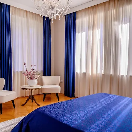 Palace Schoen Milesi - Esense Of Prestige - Private Pool - Free Parking - Old Money Style Luxury - Walking Distance To The Old Town, The And Amenities - Buralux Guest house 4*