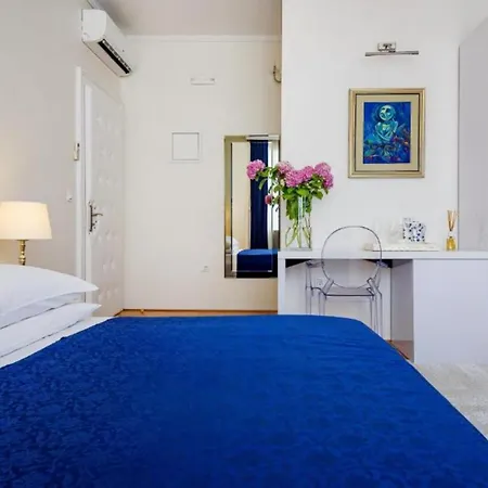 Guest house Palace Schoen Milesi - Esense Of Prestige - Private Pool - Free Parking - Old Money Style Luxury - Walking Distance To The Old Town, The And Amenities - Buralux