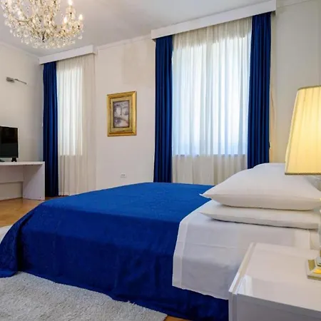 Palace Schoen Milesi - Esense Of Prestige - Private Pool - Old Money Style Luxury - Walking Distance To The Old Town, The And Amenities - Buralux 스플리트