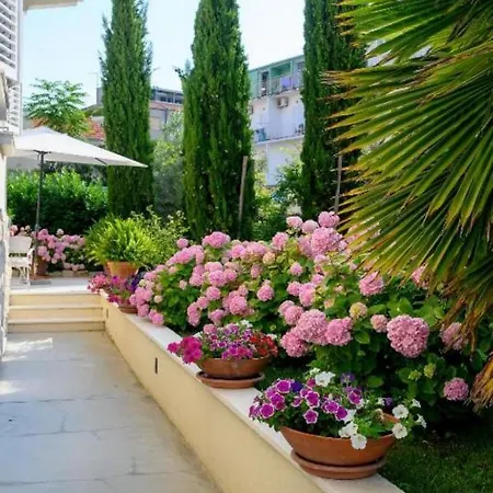 Palace Schoen Milesi - Esense Of Prestige - Private Pool - Free Parking - Old Money Style Luxury - Walking Distance To The Old Town, The And Amenities - Buralux