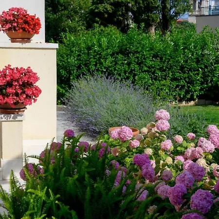 Palace Schoen Milesi - Esense Of Prestige - Private Pool - Old Money Style Luxury - Walking Distance To The Old Town, The And Amenities - Buralux 4*