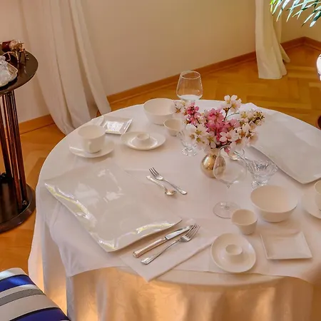 Palace Schoen Milesi - Esense Of Prestige - Private Pool - Old Money Style Luxury - Walking Distance To The Old Town, The And Amenities - Buralux 4*